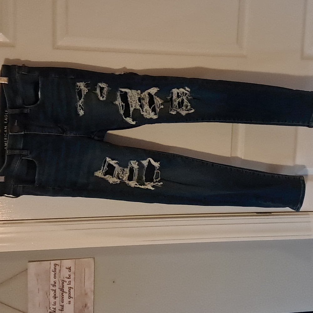 American eagle ripped jeans. Size 6